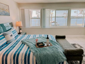 Stunning Lake Front House near Disney & Universal